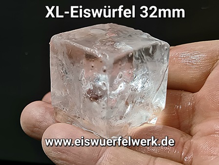 Eiswürfel in München vom Eiswürfelwerk